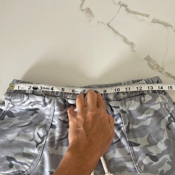 Shein Gray on Gray Camouflage Drawstring Elastic Waist shorts | L 8/10 - Picture 5 of 7